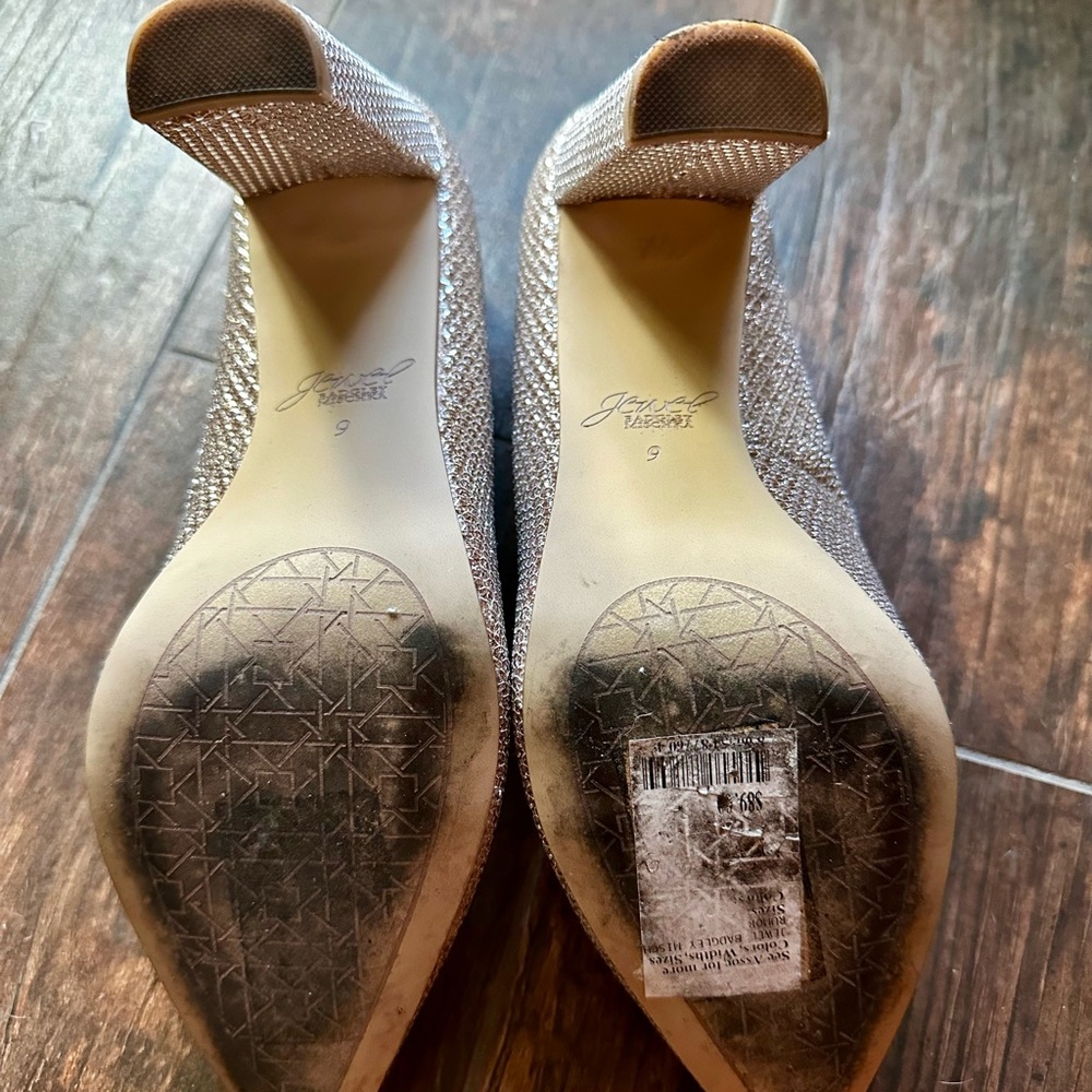 Pointed Toe Sparkly Gold Heel, Jewel Badgley Mischka, Size 9 - Picture 5 of 9
